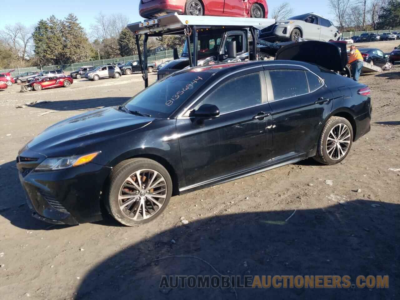 4T1B11HK4JU656421 TOYOTA CAMRY 2018