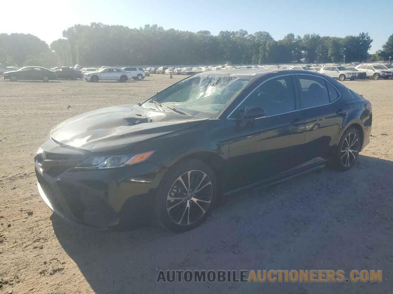 4T1B11HK4JU656807 TOYOTA CAMRY 2018