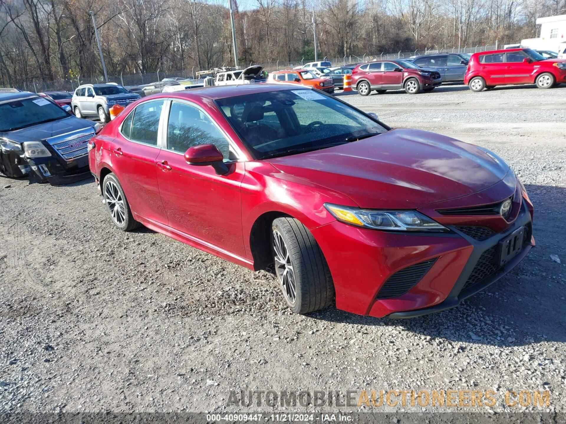 4T1B11HK4JU658072 TOYOTA CAMRY 2018