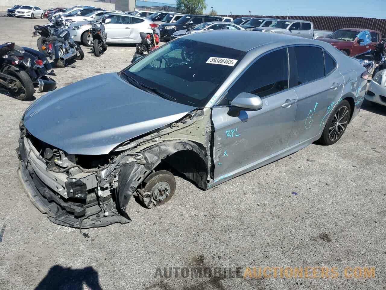 4T1B11HK4JU658993 TOYOTA CAMRY 2018