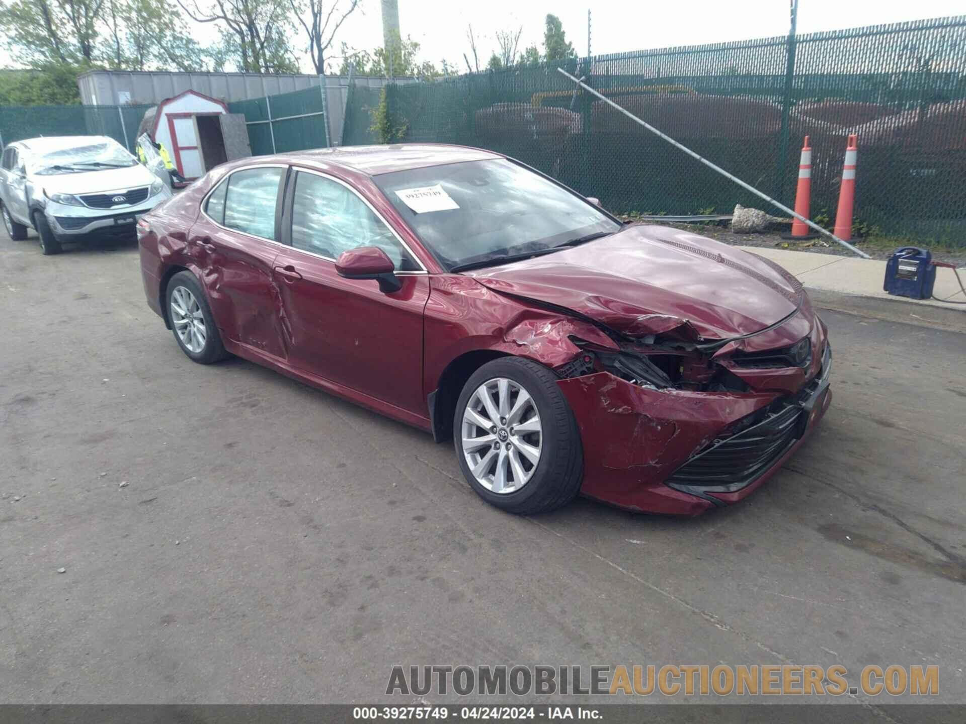 4T1B11HK4JU663109 TOYOTA CAMRY 2018