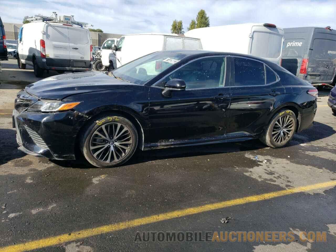 4T1B11HK4JU664003 TOYOTA CAMRY 2018