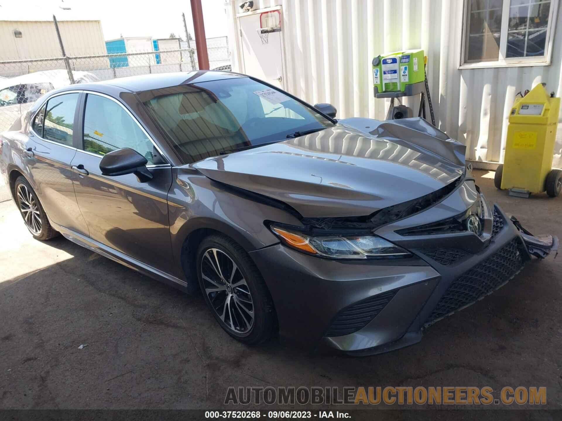 4T1B11HK4JU664454 TOYOTA CAMRY 2018