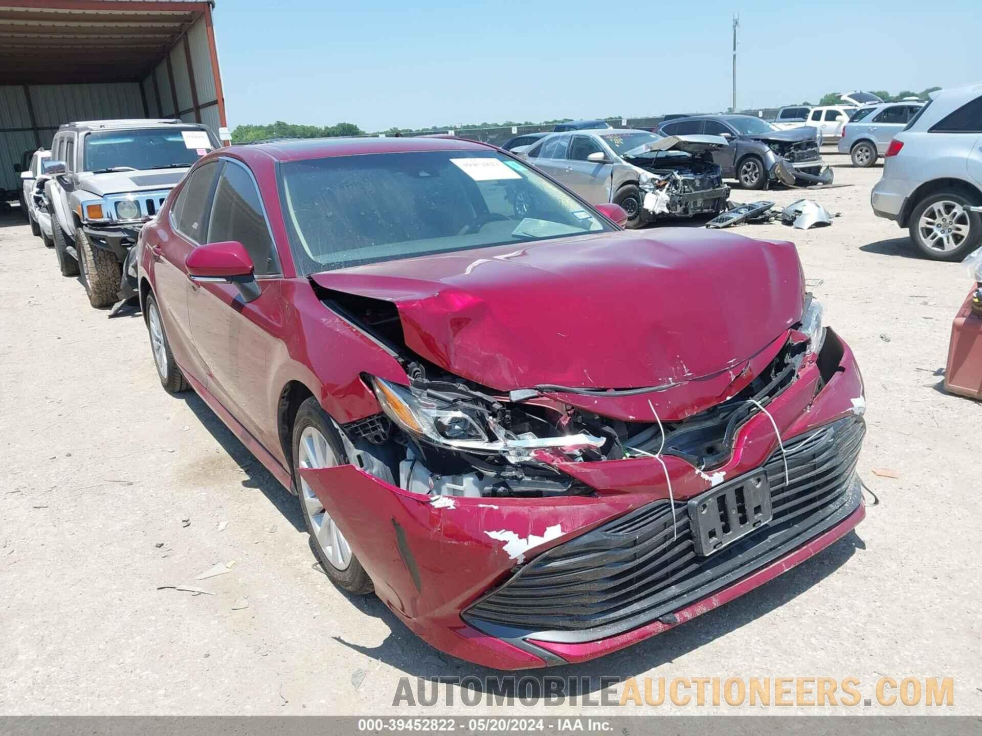 4T1B11HK4JU665443 TOYOTA CAMRY 2018