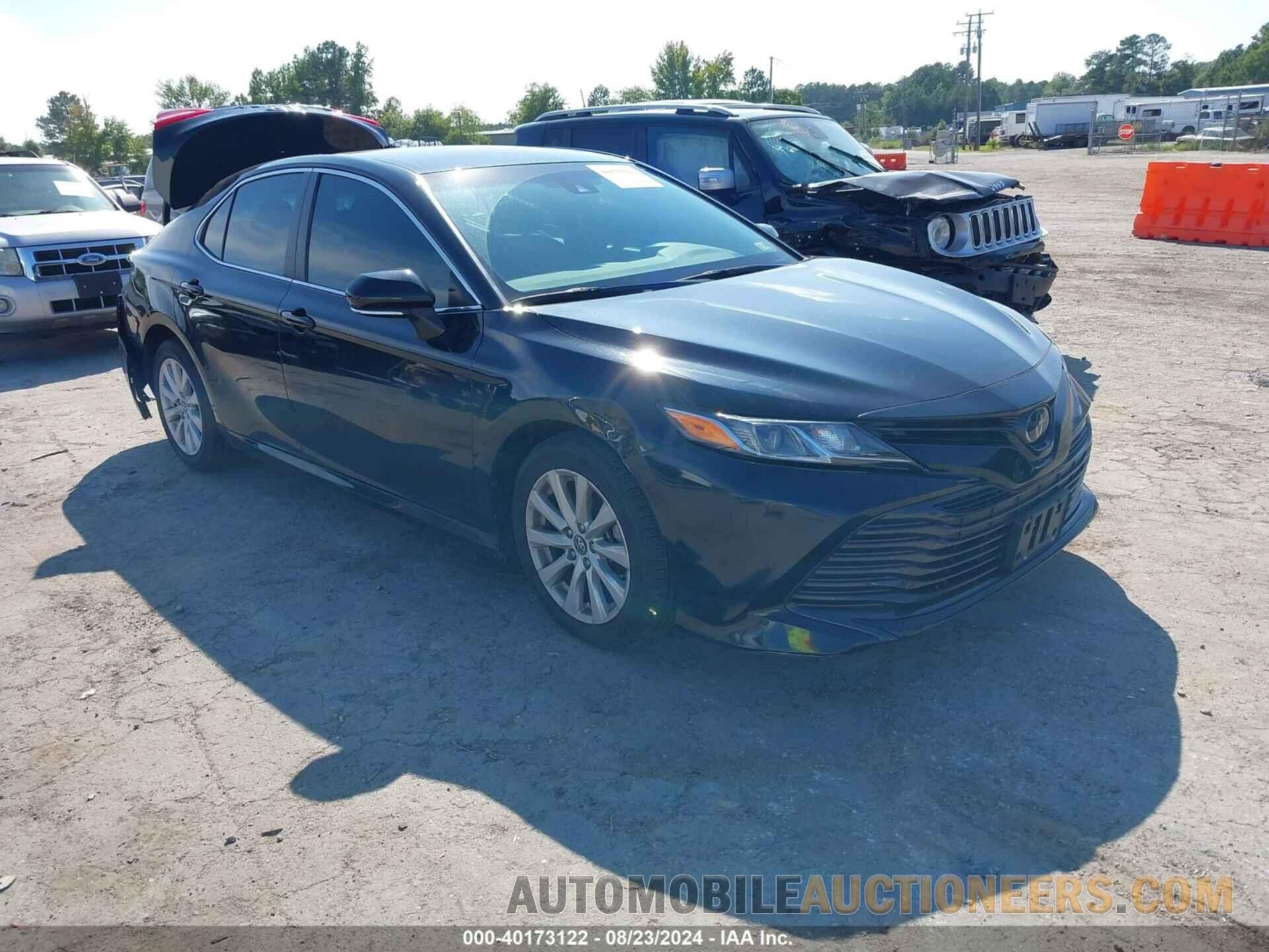 4T1B11HK4JU665880 TOYOTA CAMRY 2018