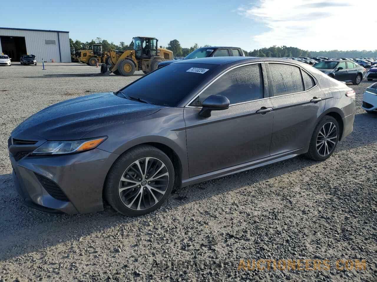 4T1B11HK4JU669203 TOYOTA CAMRY 2018