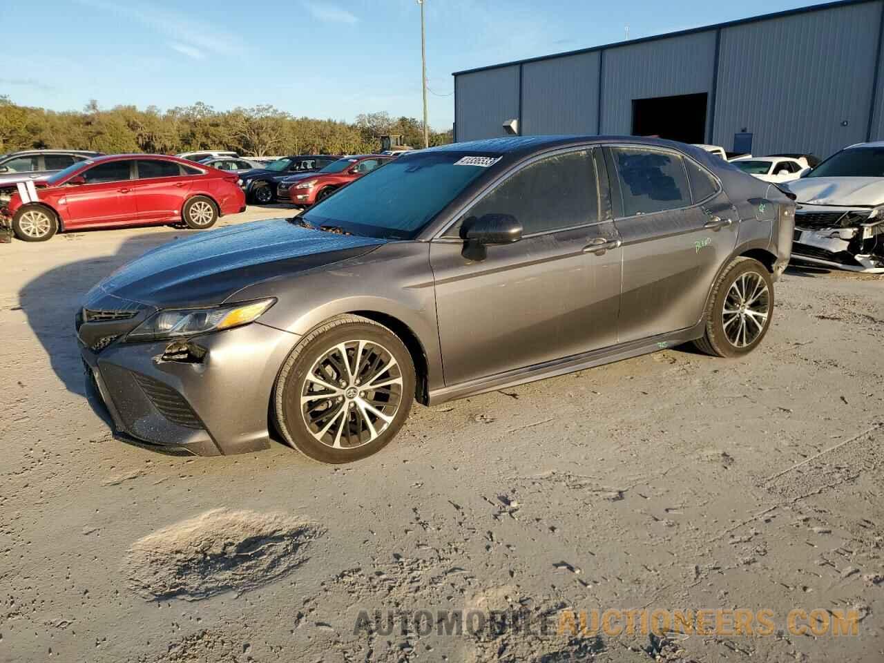 4T1B11HK4JU672893 TOYOTA CAMRY 2018