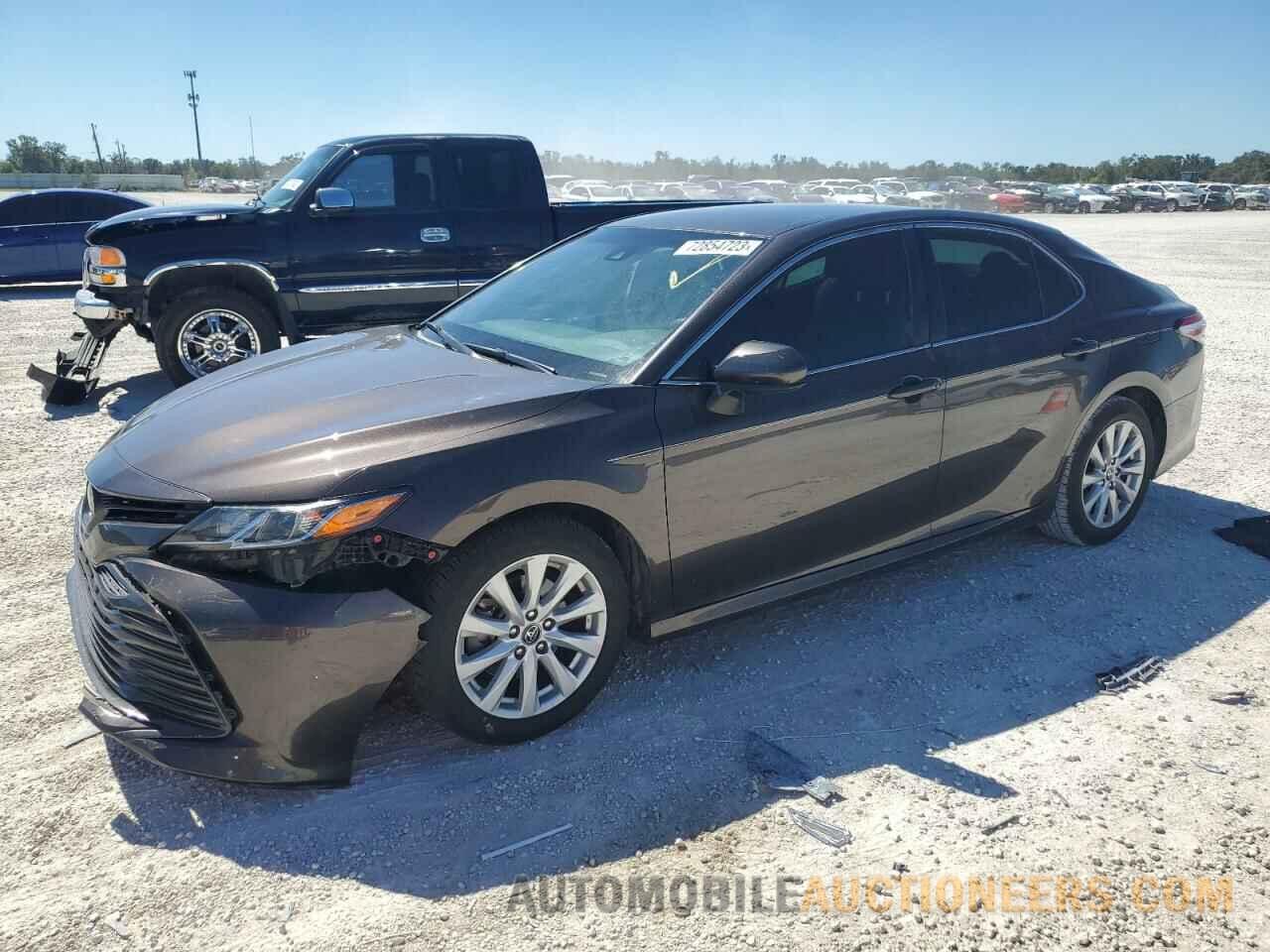 4T1B11HK4JU675034 TOYOTA CAMRY 2018