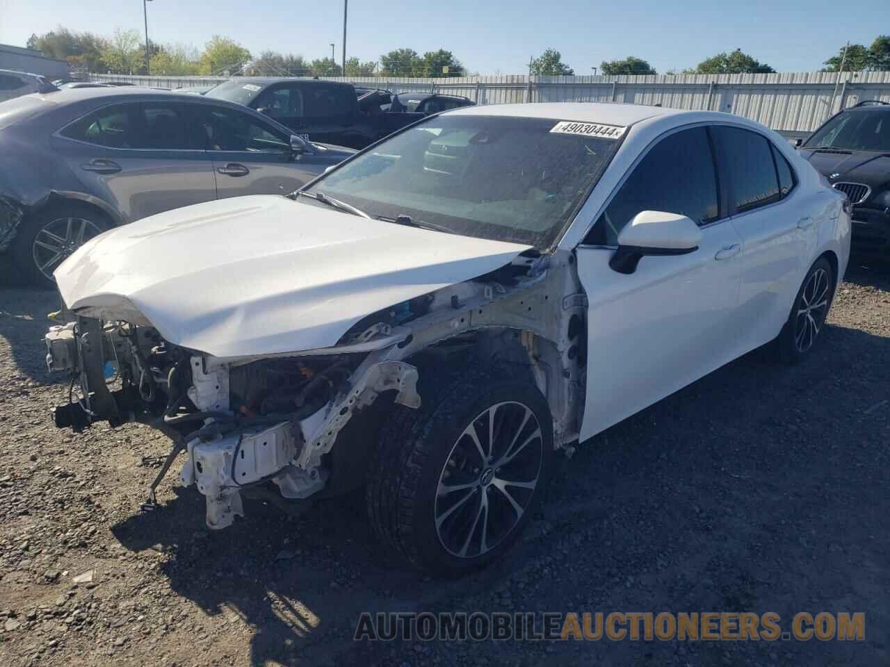 4T1B11HK4JU675664 TOYOTA CAMRY 2018