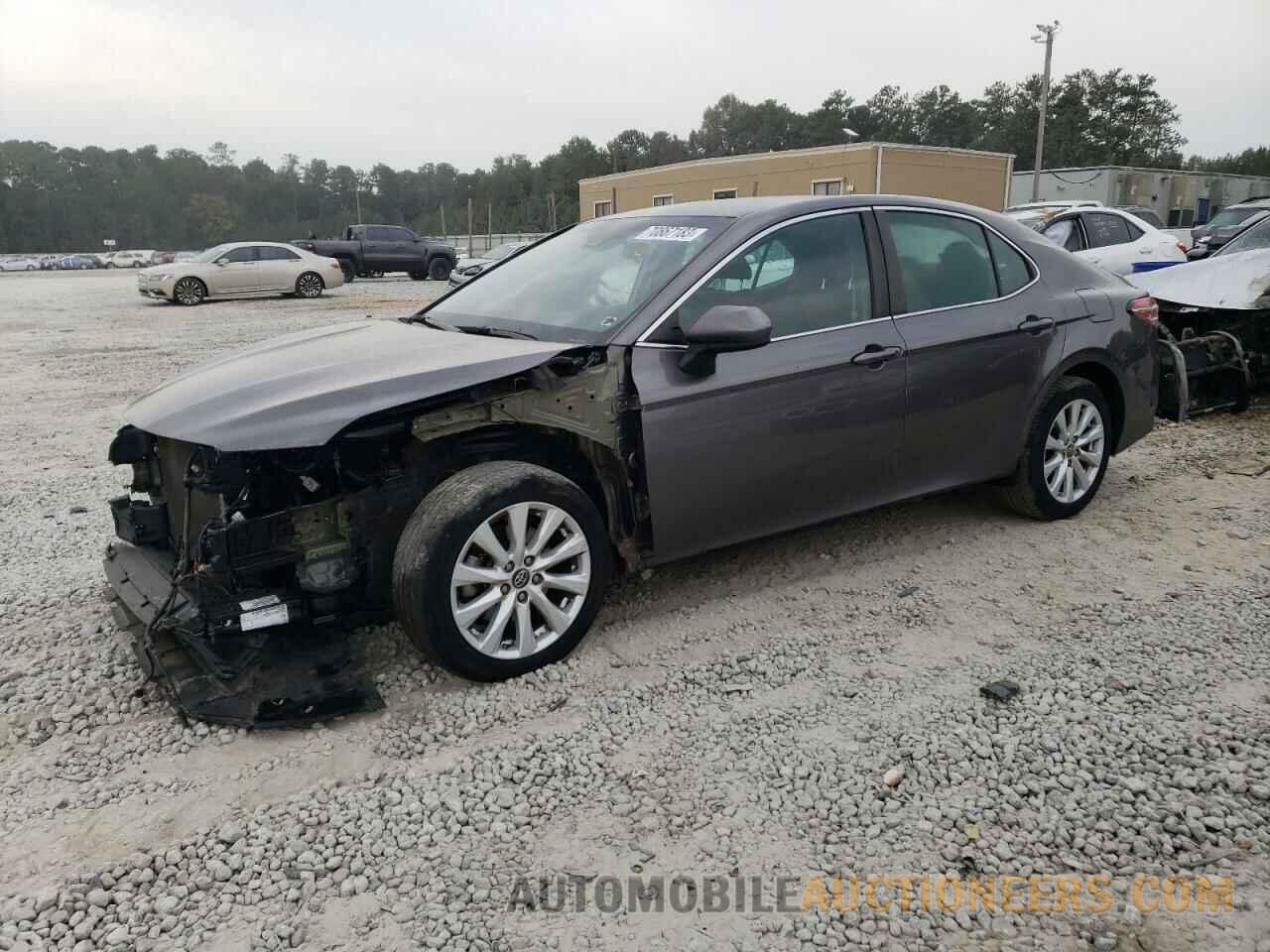 4T1B11HK4JU675714 TOYOTA CAMRY 2018