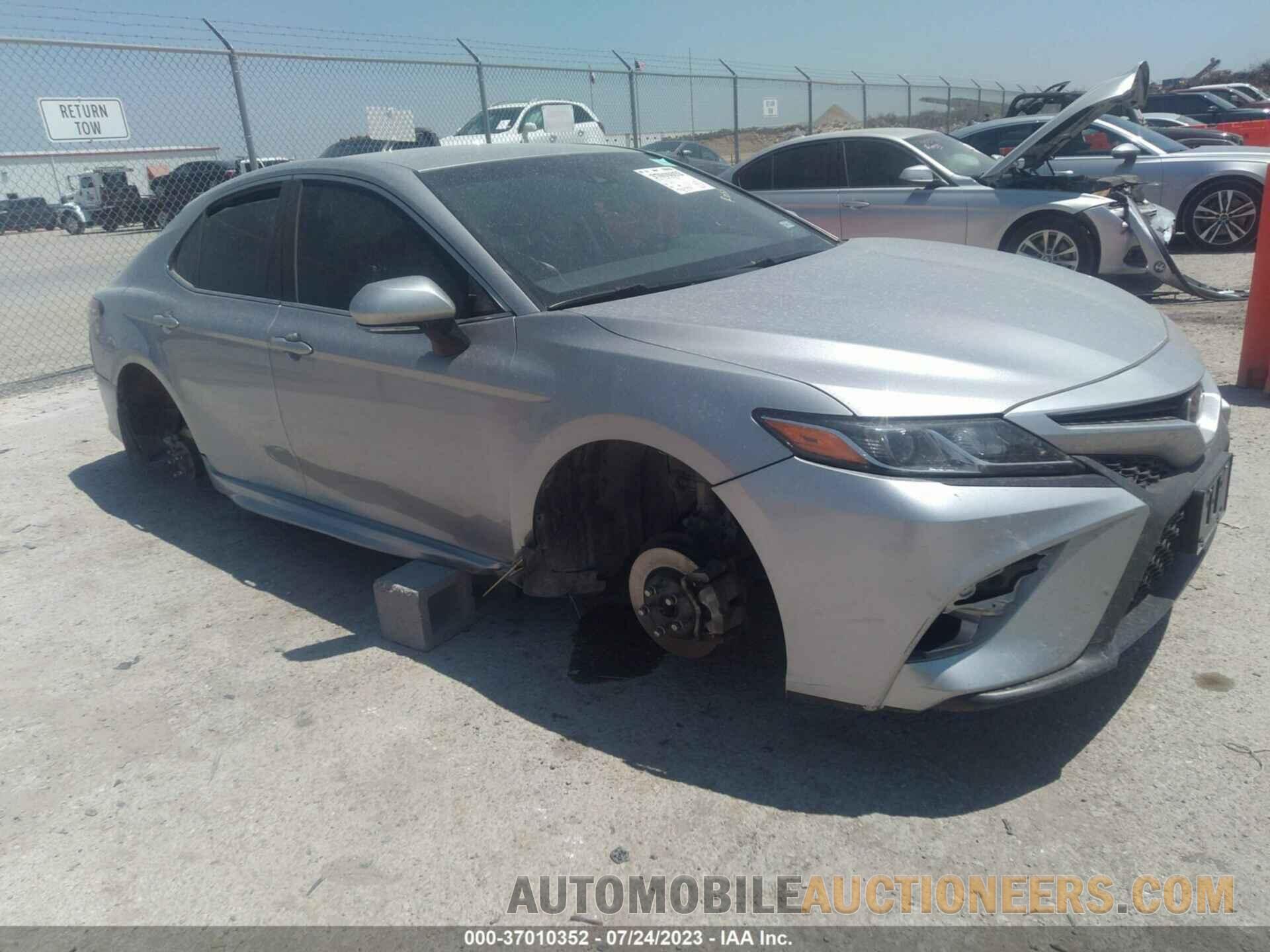 4T1B11HK4JU675888 TOYOTA CAMRY 2018