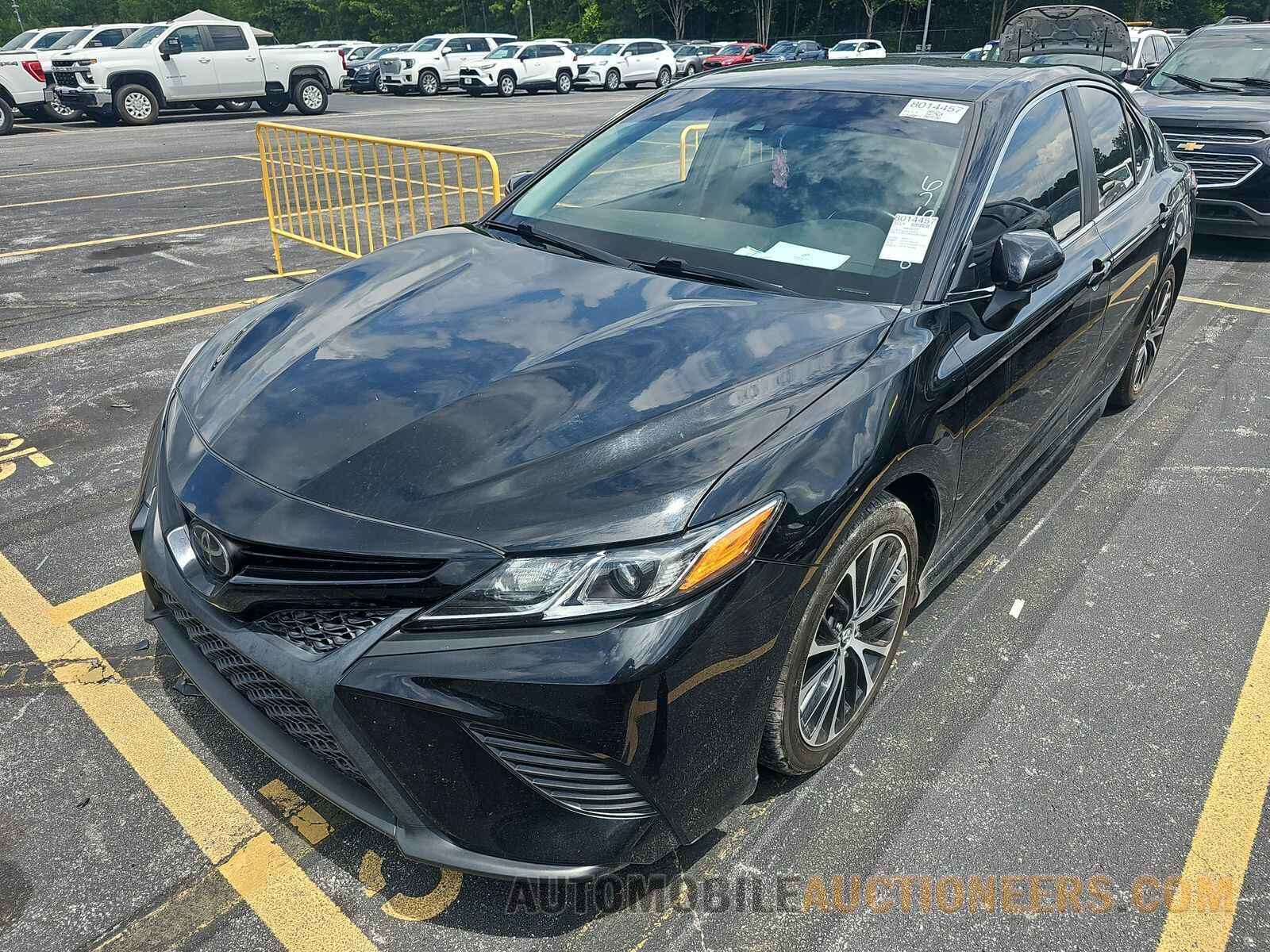 4T1B11HK4JU676958 Toyota Camry 2018