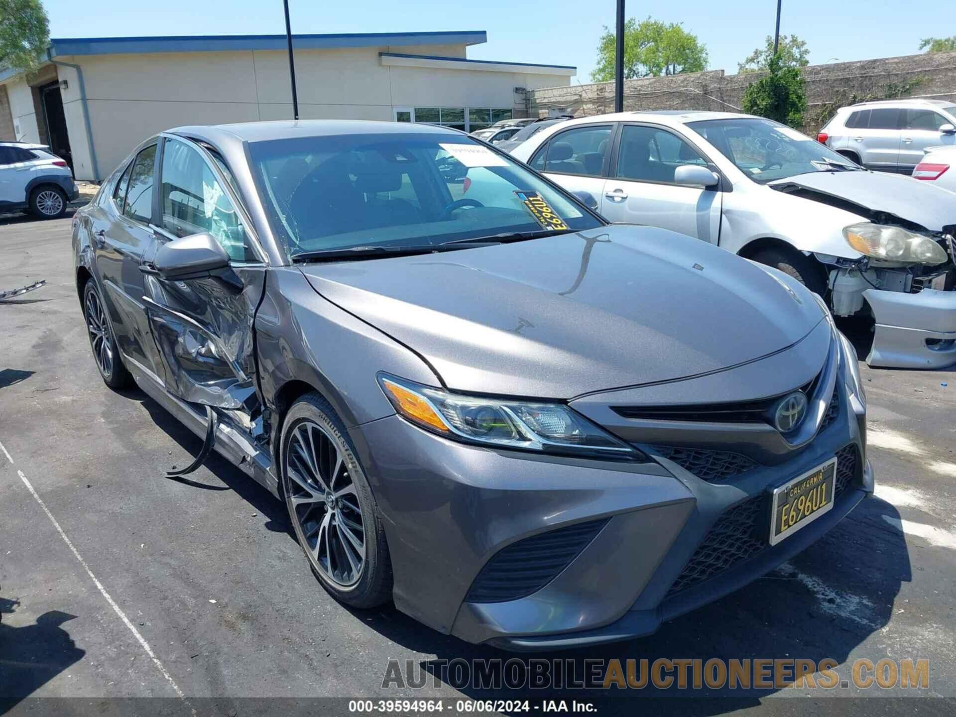 4T1B11HK4JU677088 TOYOTA CAMRY 2018