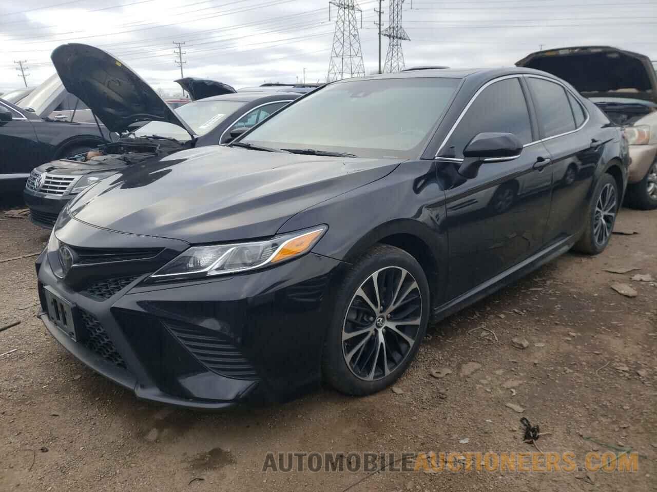 4T1B11HK4JU678015 TOYOTA CAMRY 2018