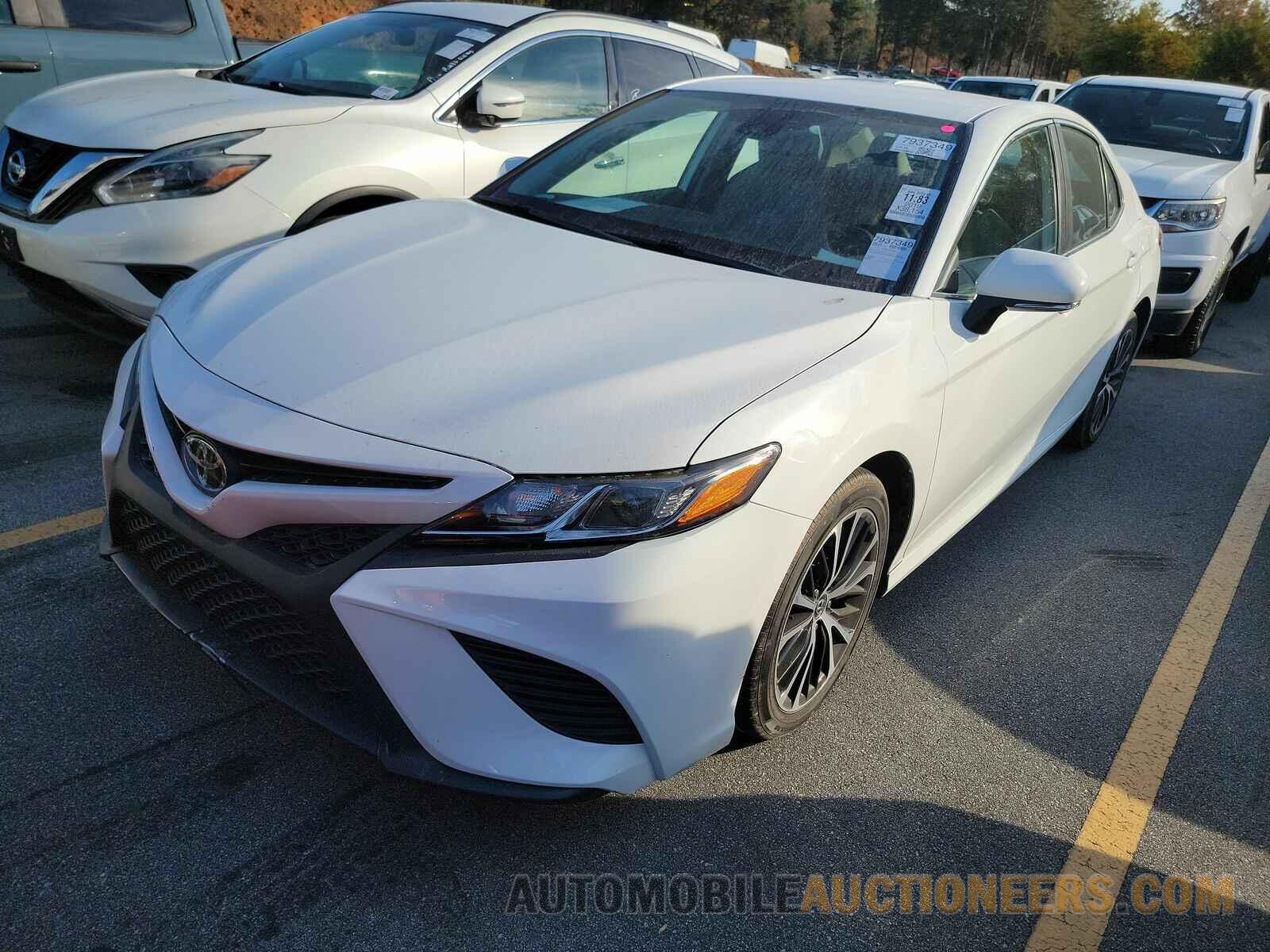 4T1B11HK4KU179734 Toyota Camry 2019