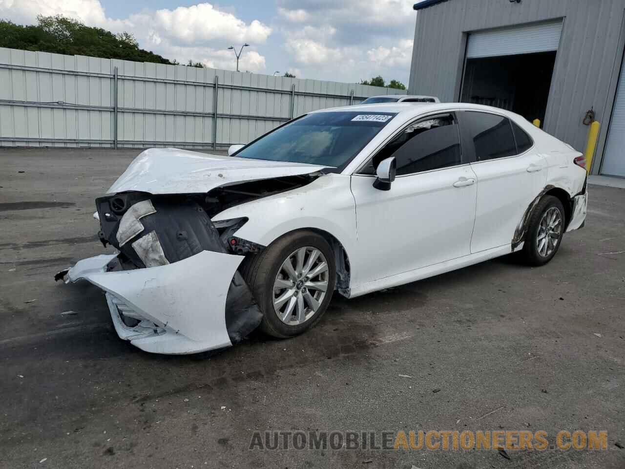 4T1B11HK4KU242329 TOYOTA CAMRY 2019