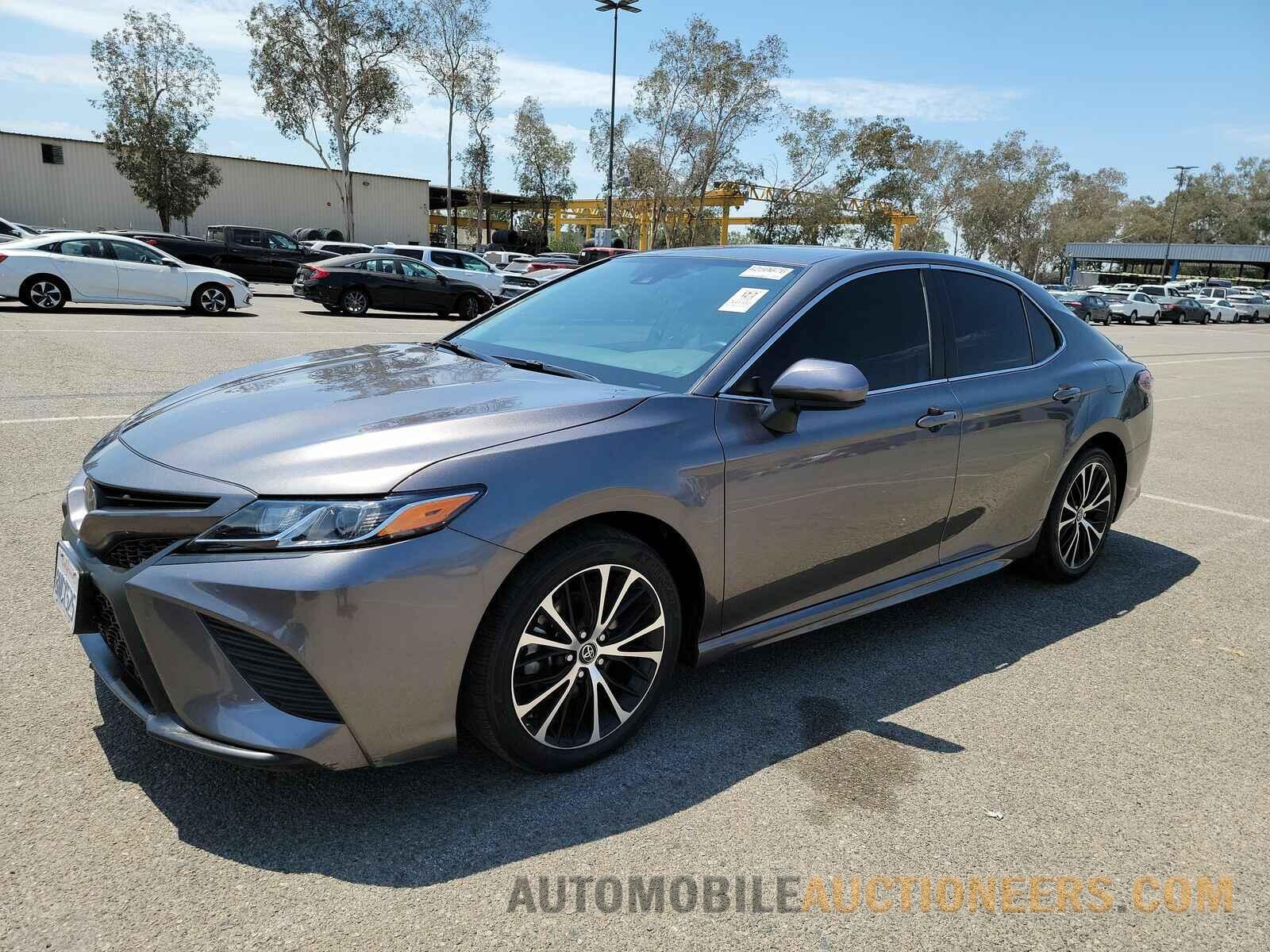 4T1B11HK4KU852831 Toyota Camry 2019