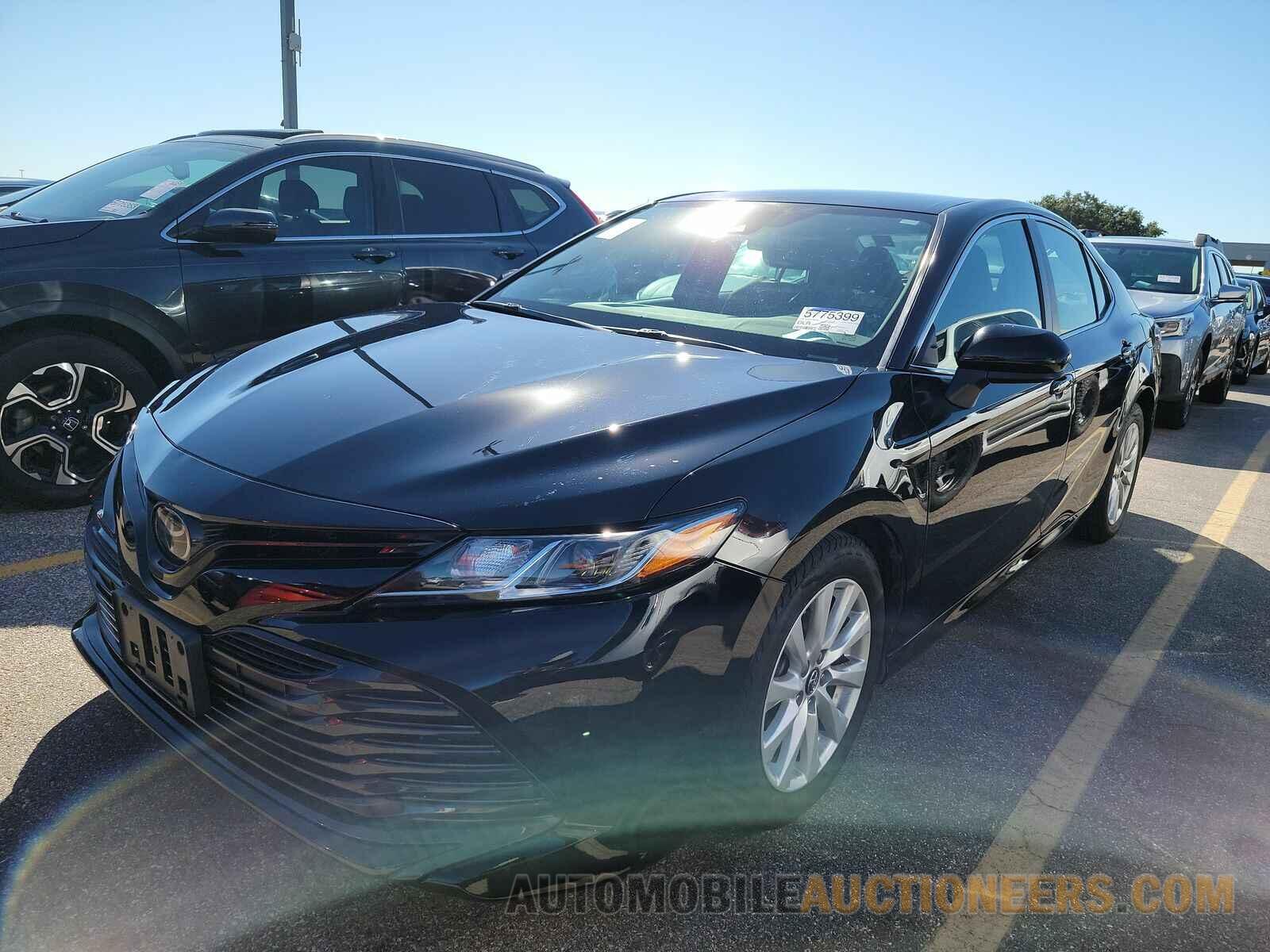 4T1B11HK4KU853929 Toyota Camry LE 2019