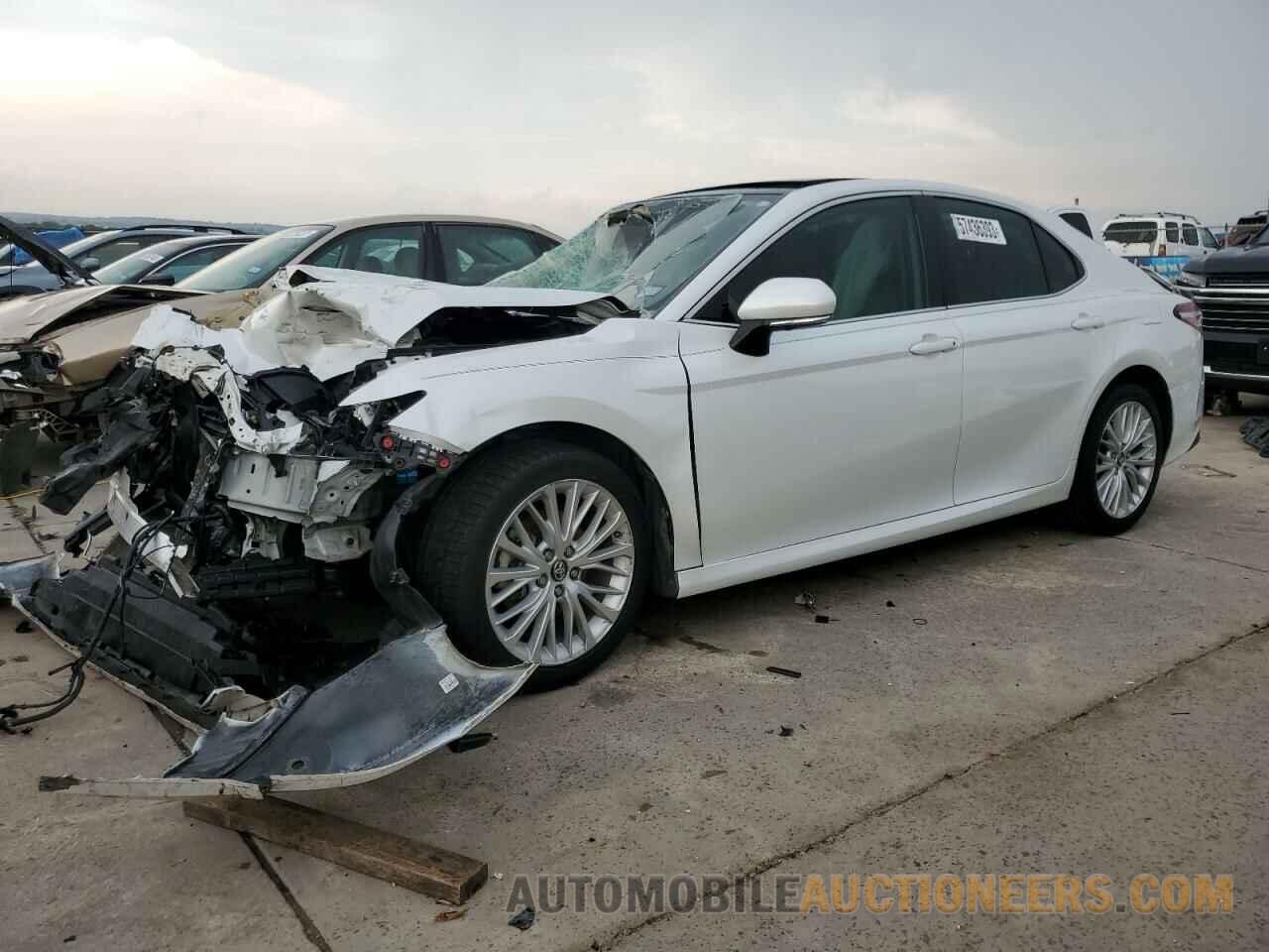 4T1B11HK4KU853977 TOYOTA CAMRY 2019