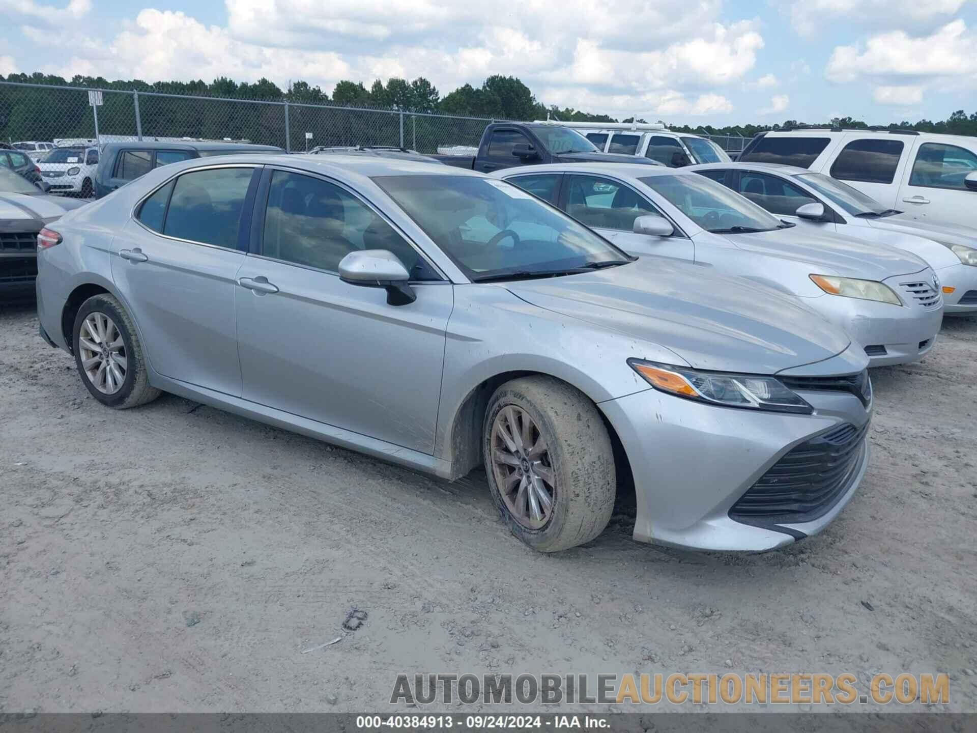 4T1B11HK5JU003712 TOYOTA CAMRY 2018