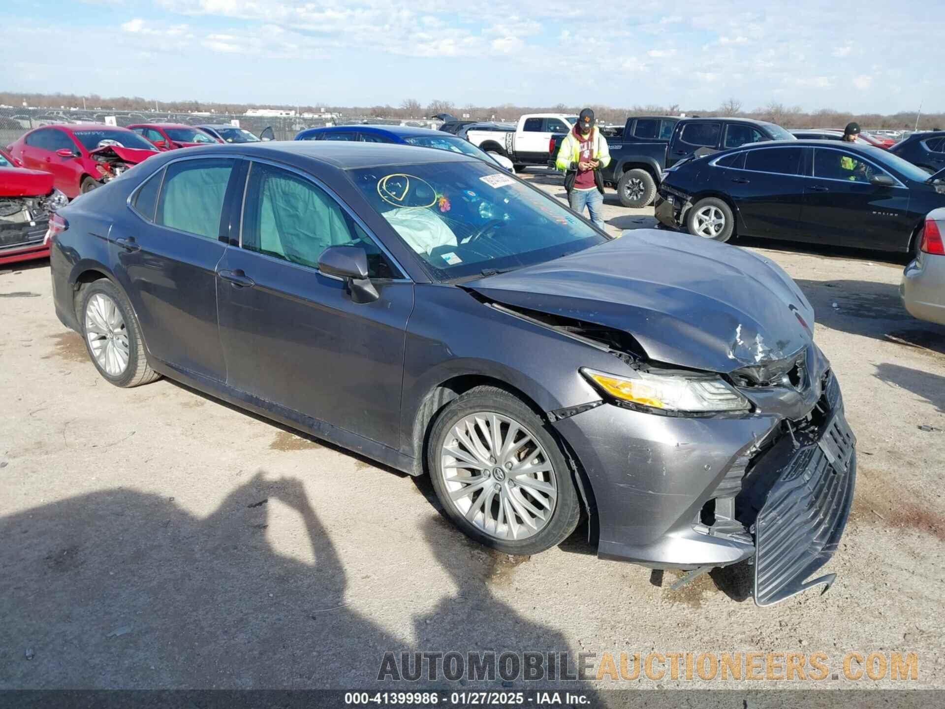 4T1B11HK5JU005122 TOYOTA CAMRY 2018