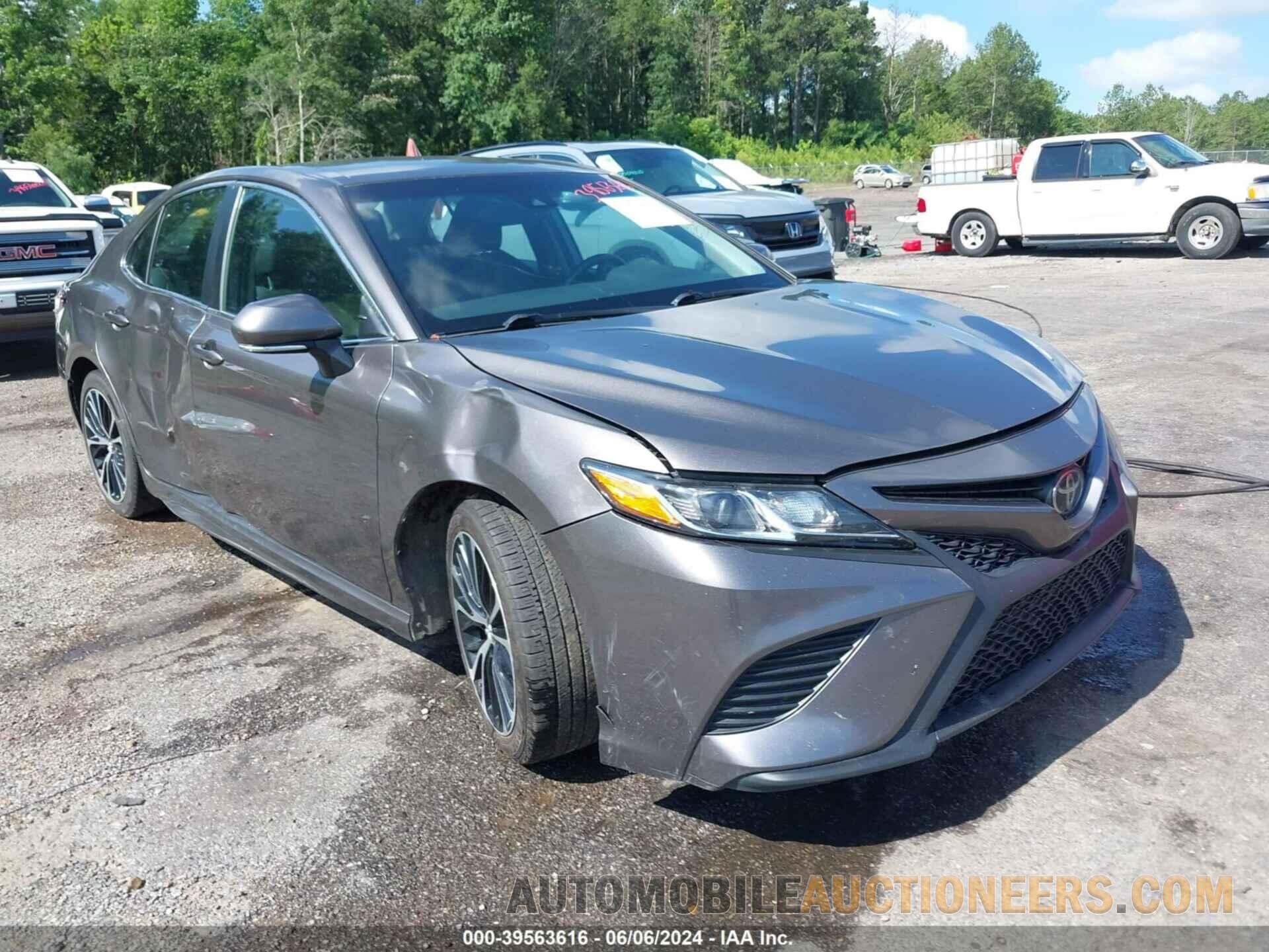 4T1B11HK5JU006965 TOYOTA CAMRY 2018