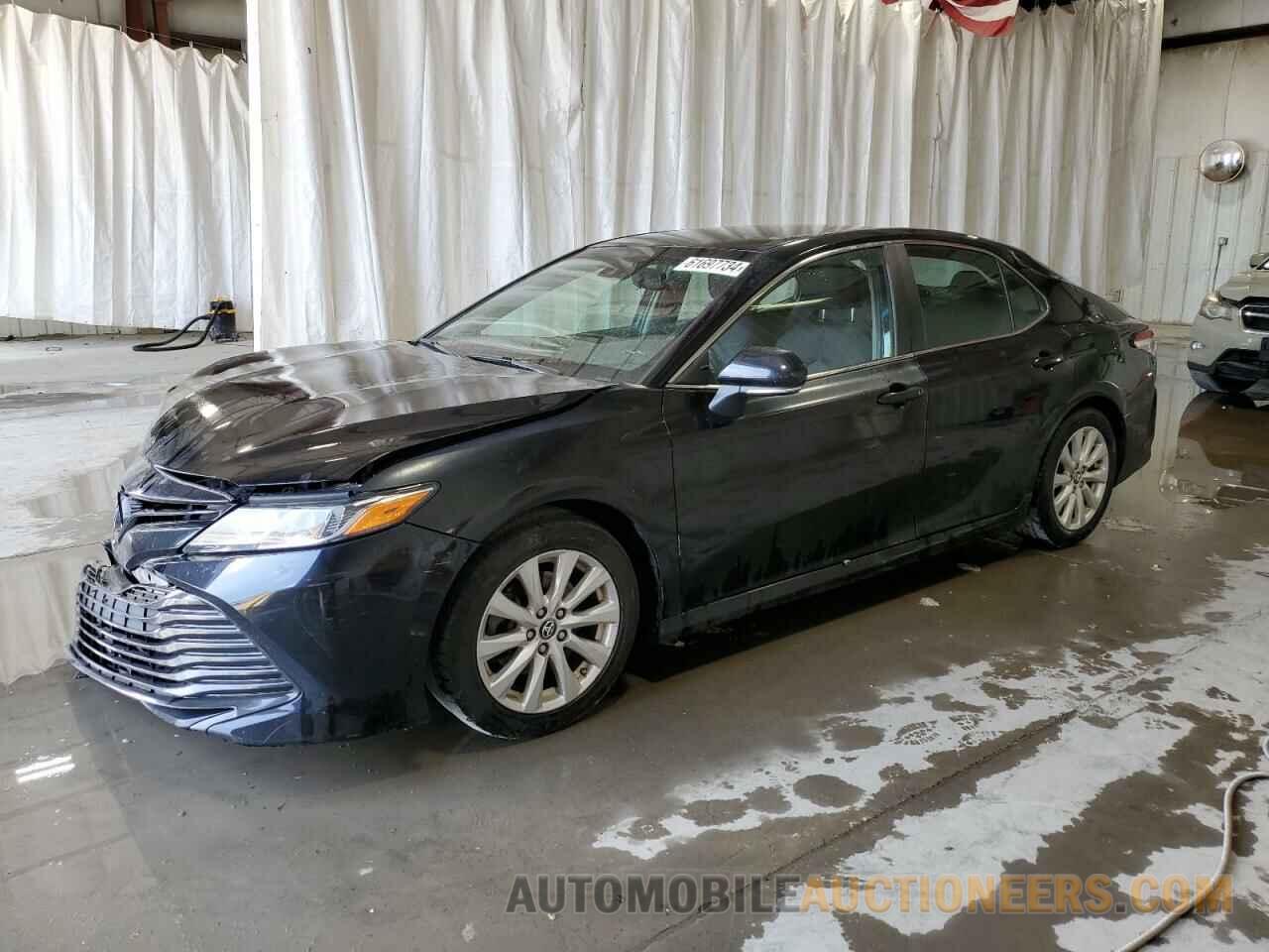 4T1B11HK5JU008313 TOYOTA CAMRY 2018