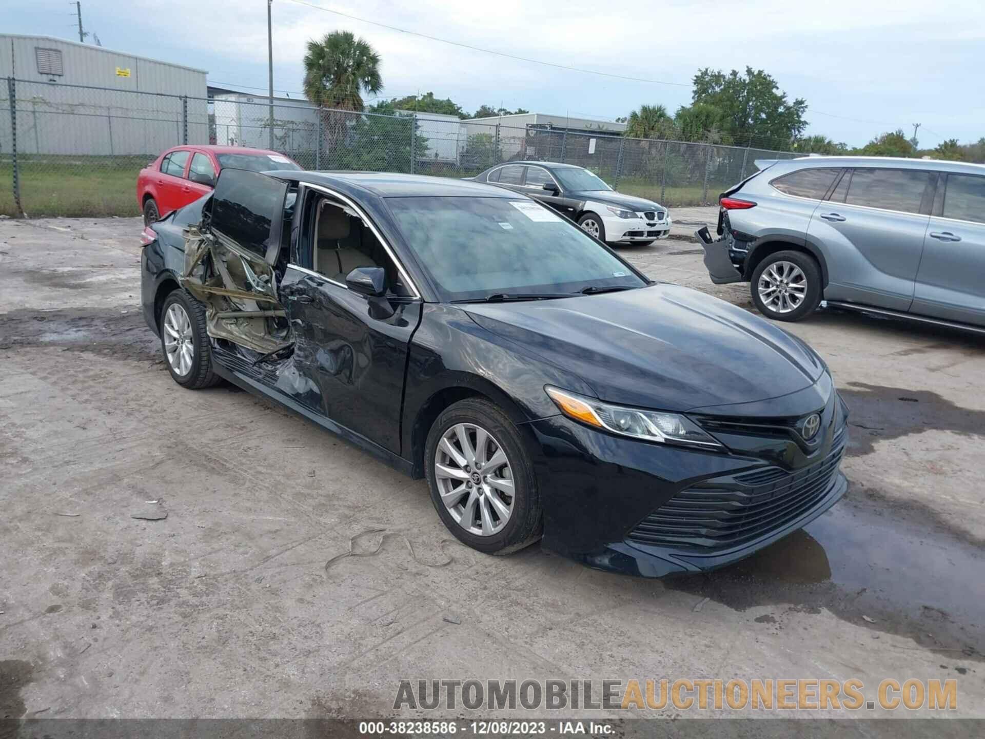 4T1B11HK5JU008330 TOYOTA CAMRY 2018