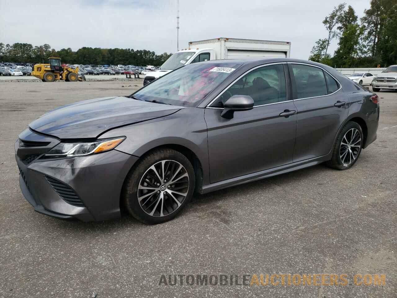 4T1B11HK5JU011339 TOYOTA CAMRY 2018