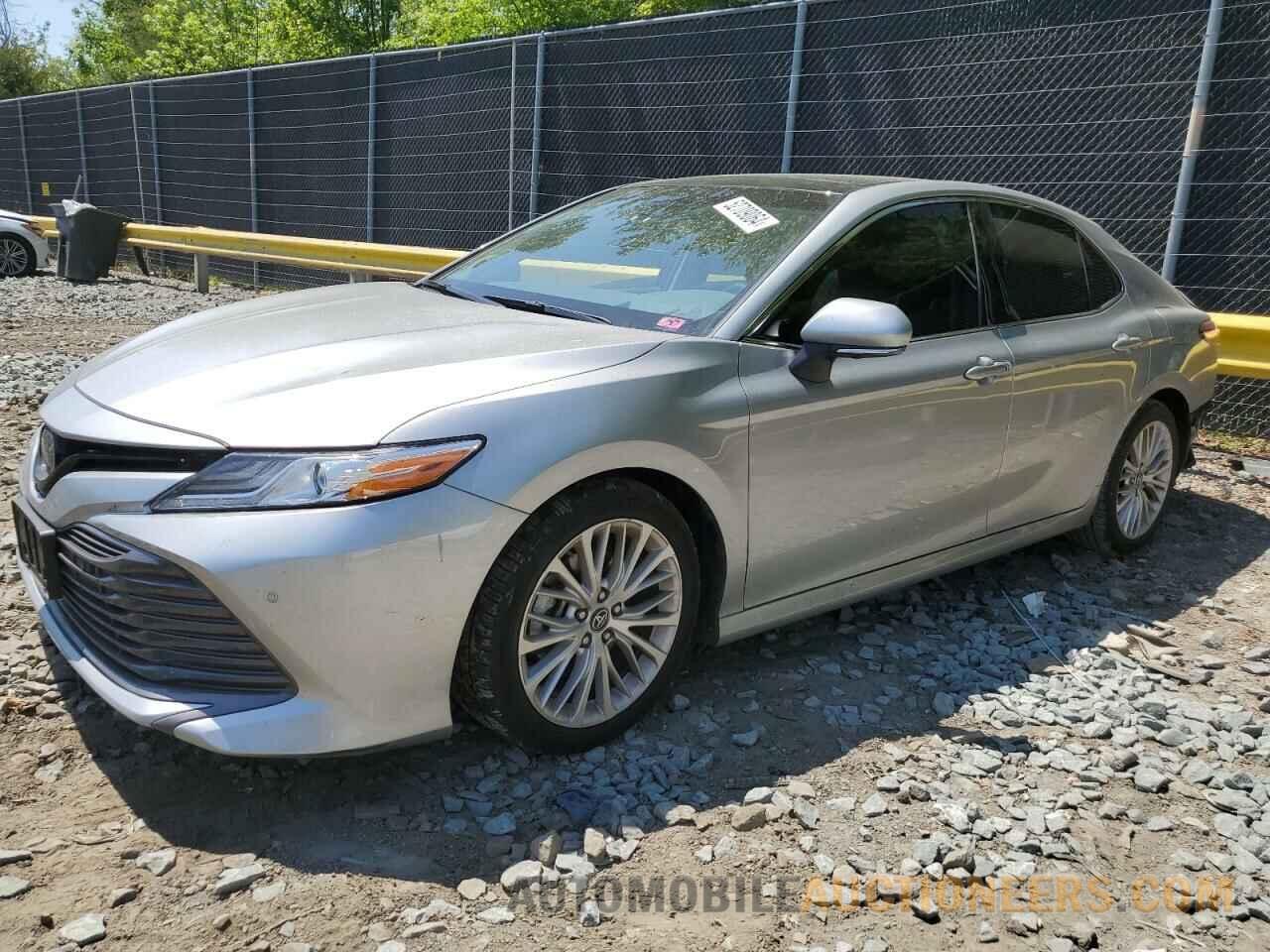 4T1B11HK5JU018338 TOYOTA CAMRY 2018