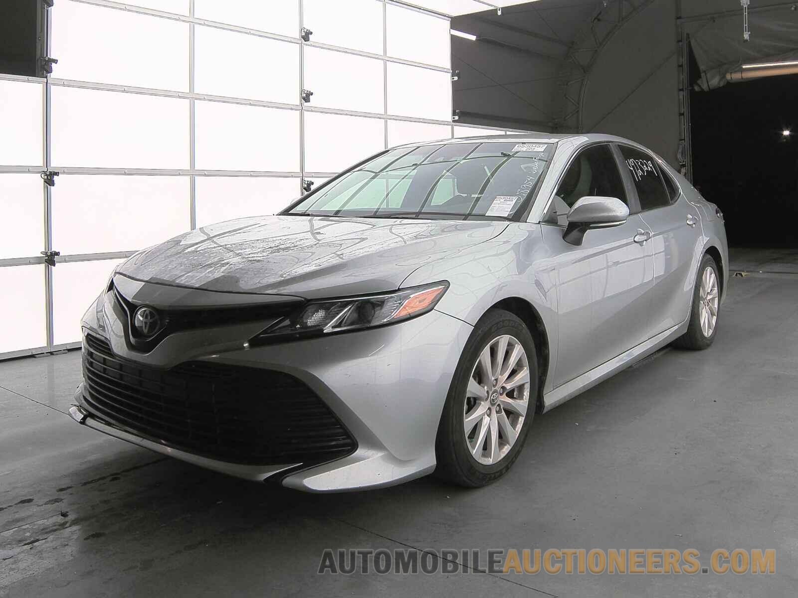 4T1B11HK5JU018954 Toyota Camry 2018