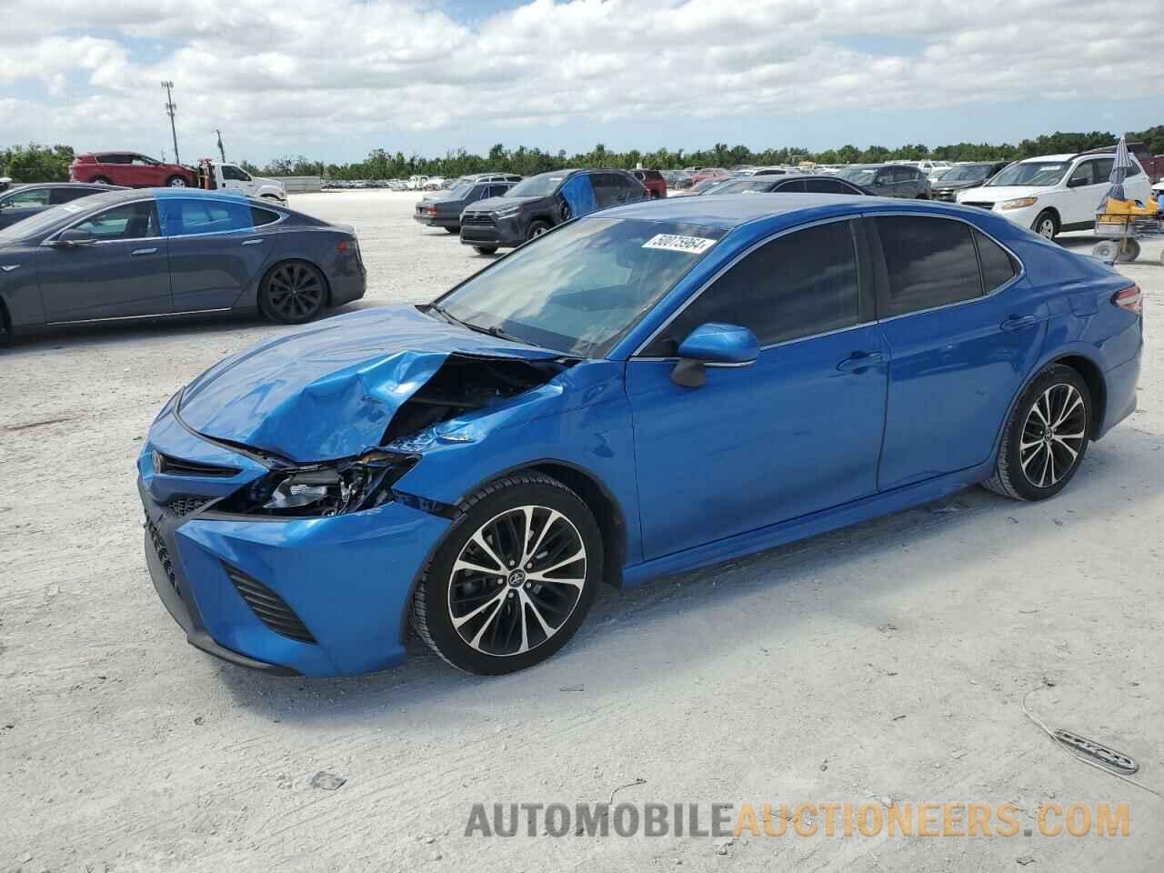 4T1B11HK5JU027735 TOYOTA CAMRY 2018