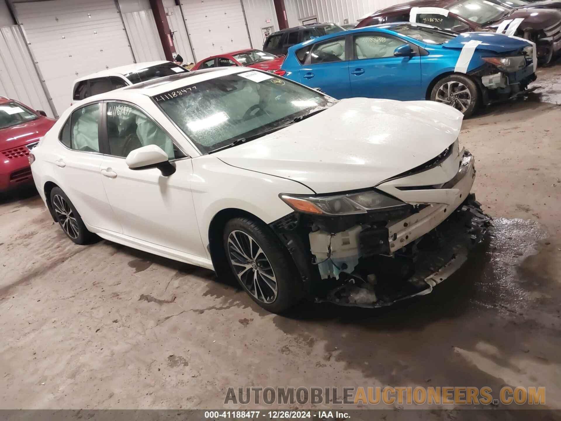 4T1B11HK5JU027993 TOYOTA CAMRY 2018