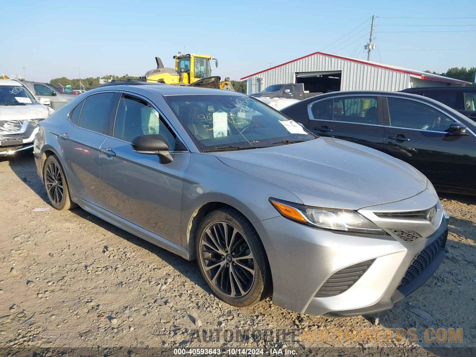 4T1B11HK5JU028254 TOYOTA CAMRY 2018