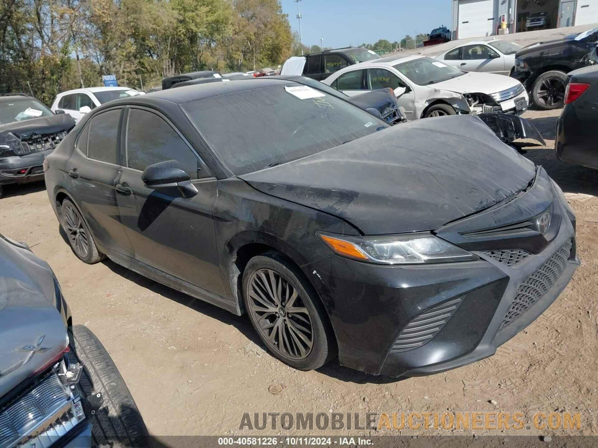 4T1B11HK5JU038640 TOYOTA CAMRY 2018