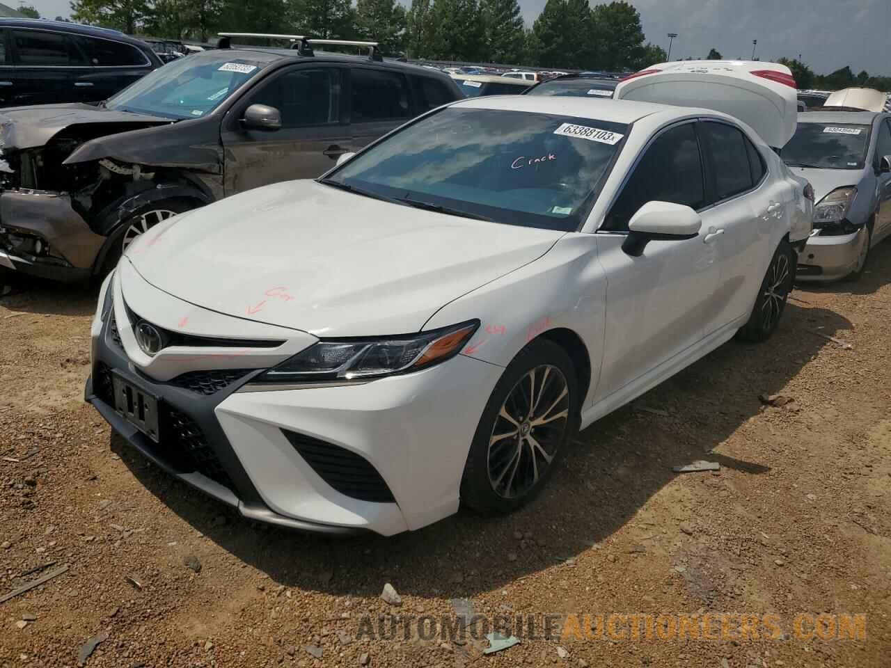 4T1B11HK5JU041666 TOYOTA CAMRY 2018