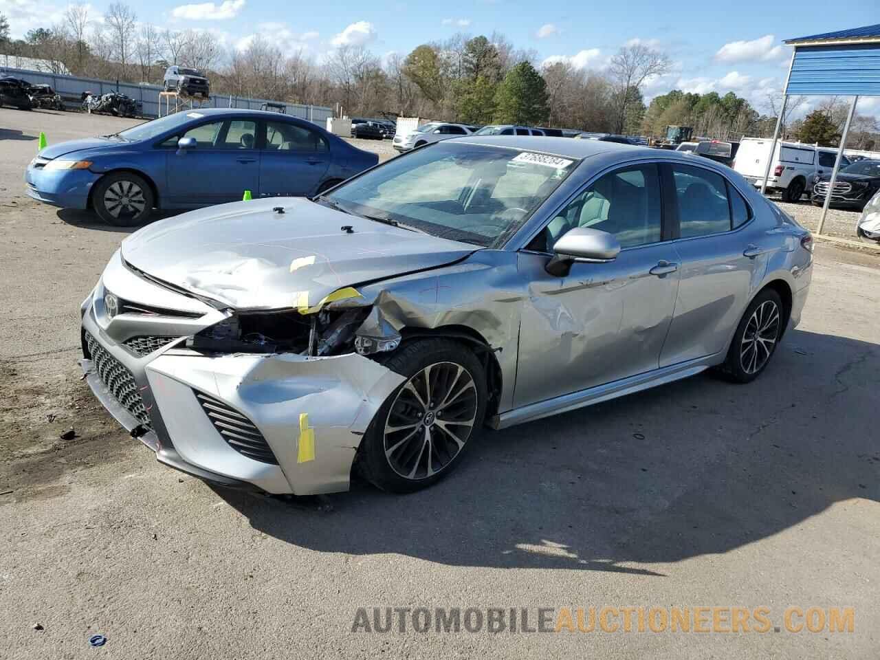 4T1B11HK5JU043059 TOYOTA CAMRY 2018