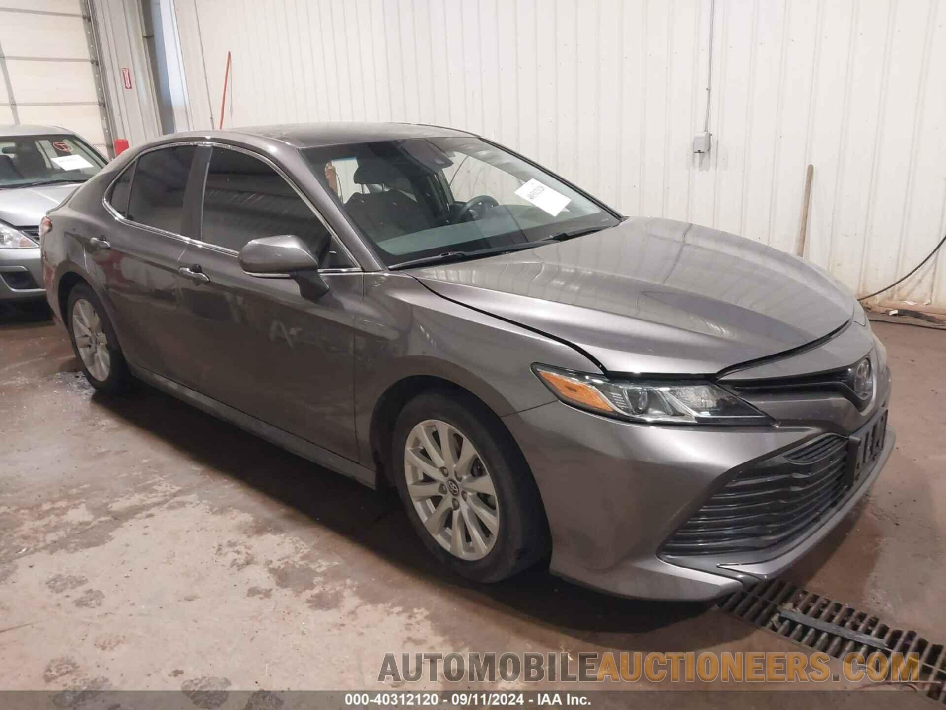 4T1B11HK5JU044423 TOYOTA CAMRY 2018