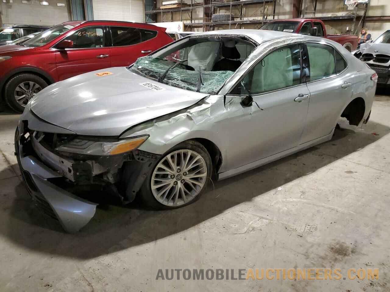 4T1B11HK5JU049055 TOYOTA CAMRY 2018