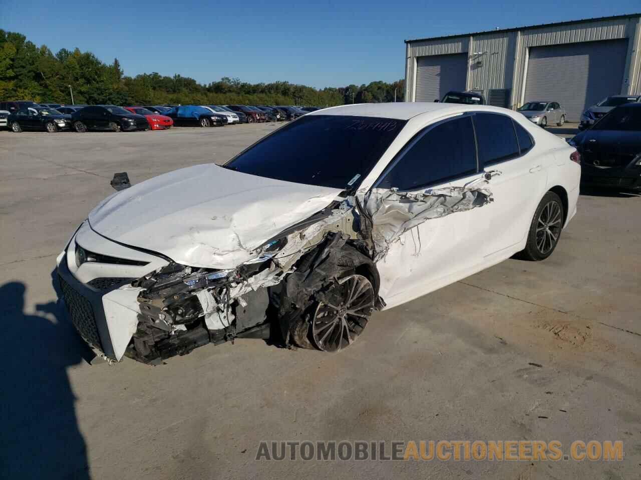 4T1B11HK5JU049072 TOYOTA CAMRY 2018