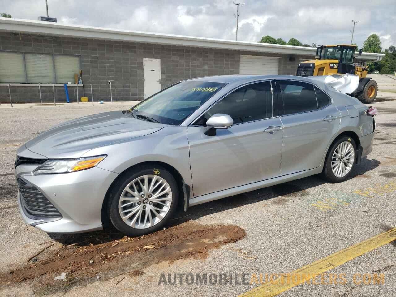 4T1B11HK5JU052389 TOYOTA CAMRY 2018