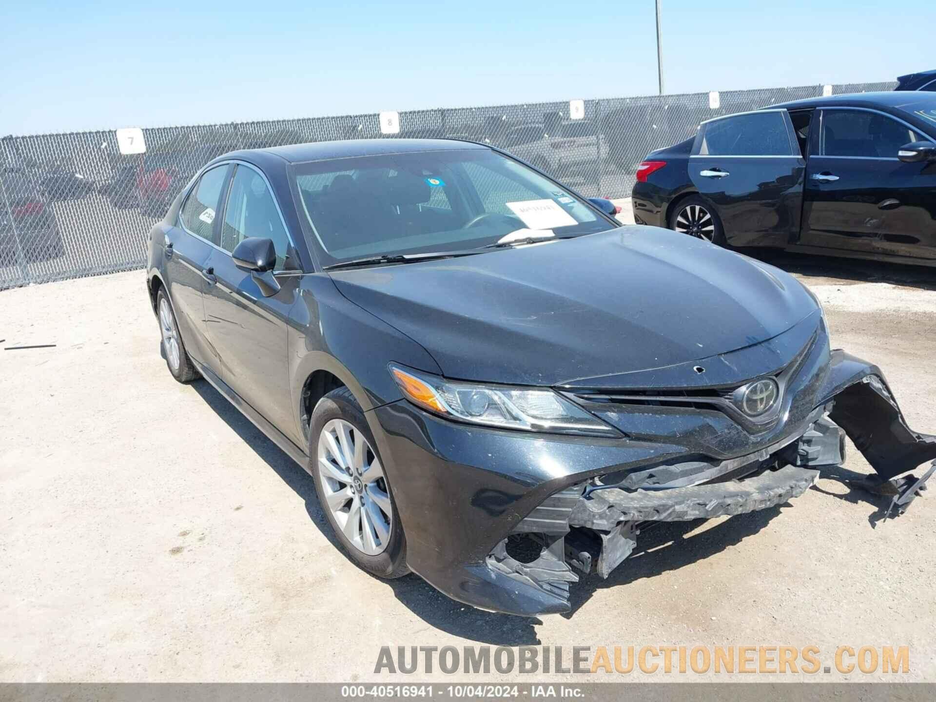 4T1B11HK5JU055843 TOYOTA CAMRY 2018