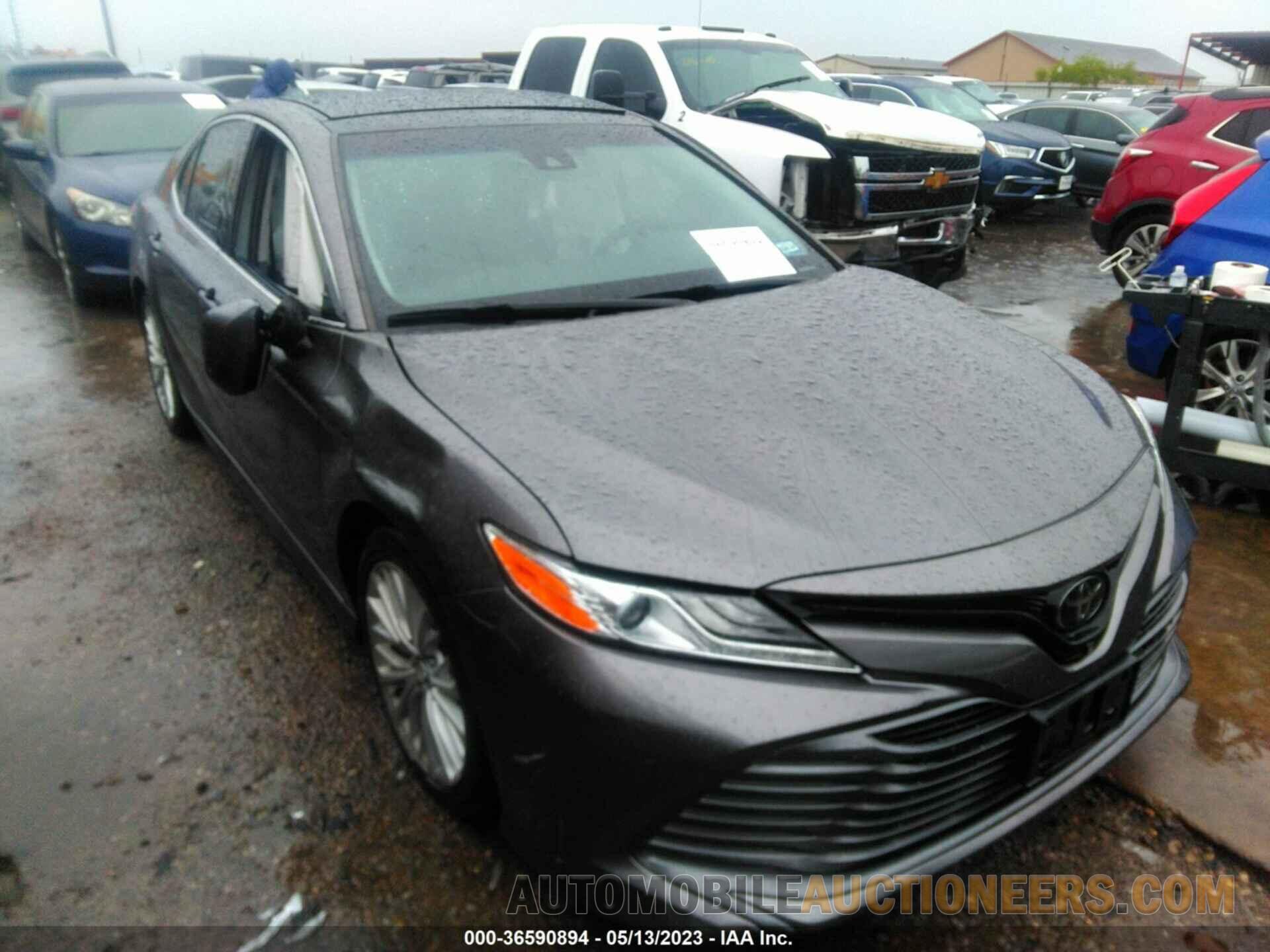 4T1B11HK5JU061383 TOYOTA CAMRY 2018