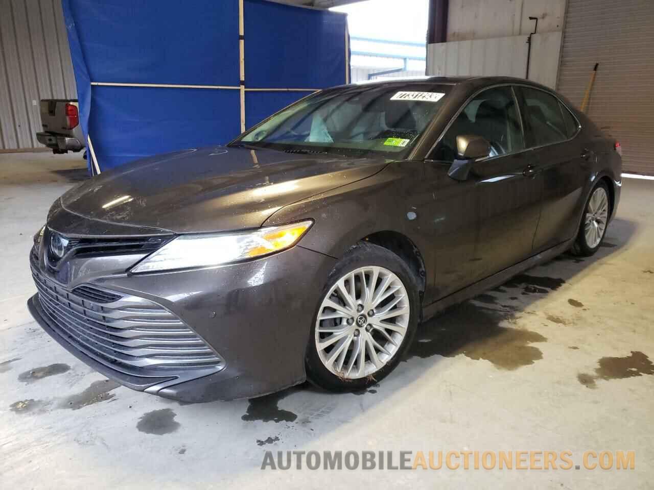 4T1B11HK5JU063571 TOYOTA CAMRY 2018