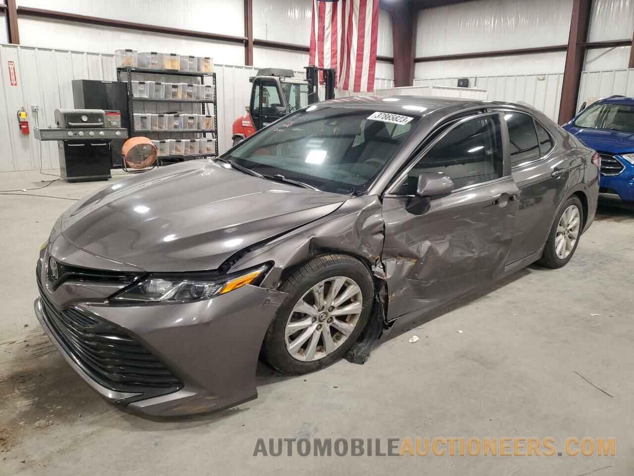 4T1B11HK5JU065871 TOYOTA CAMRY 2018