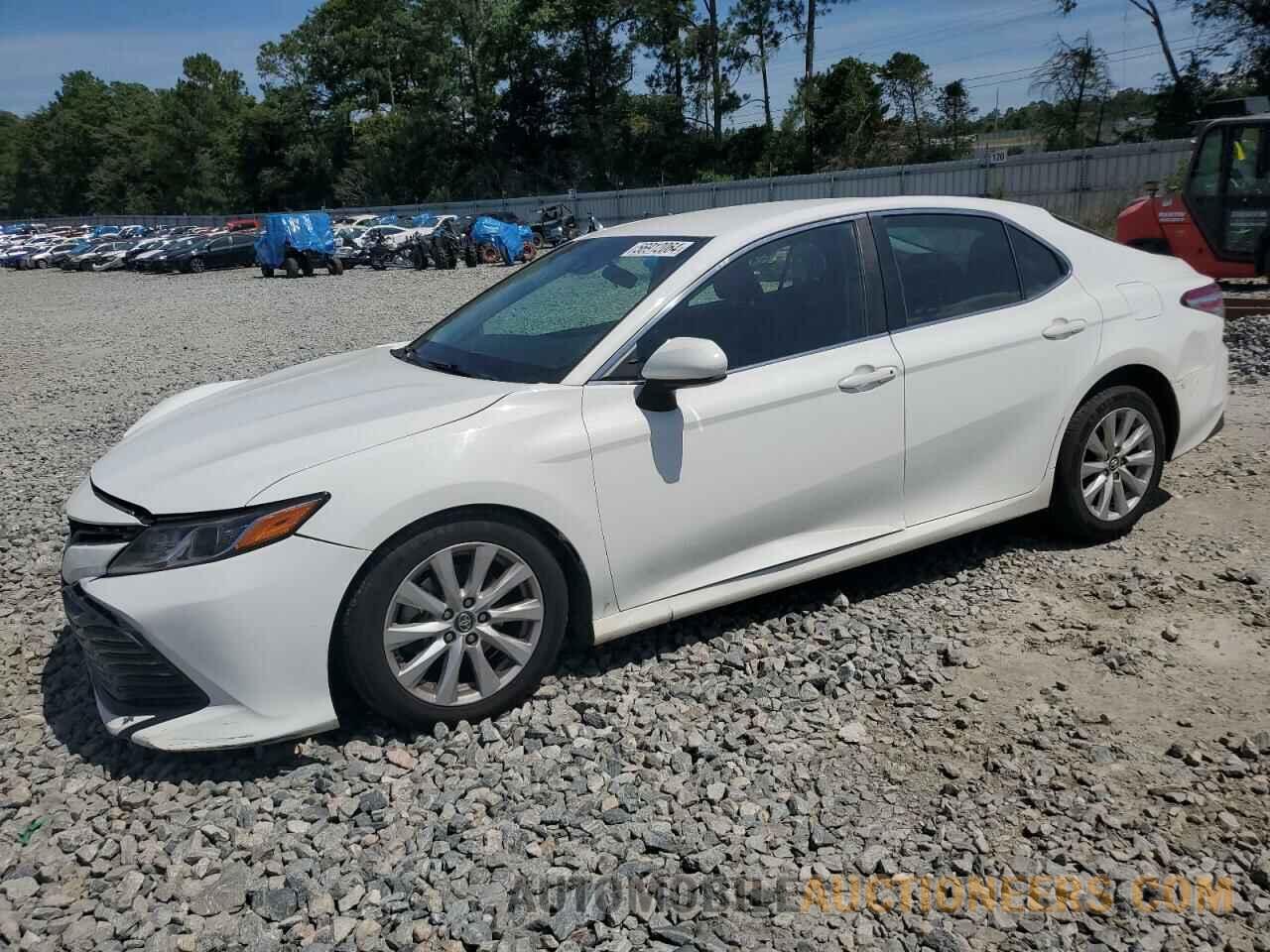 4T1B11HK5JU065997 TOYOTA CAMRY 2018