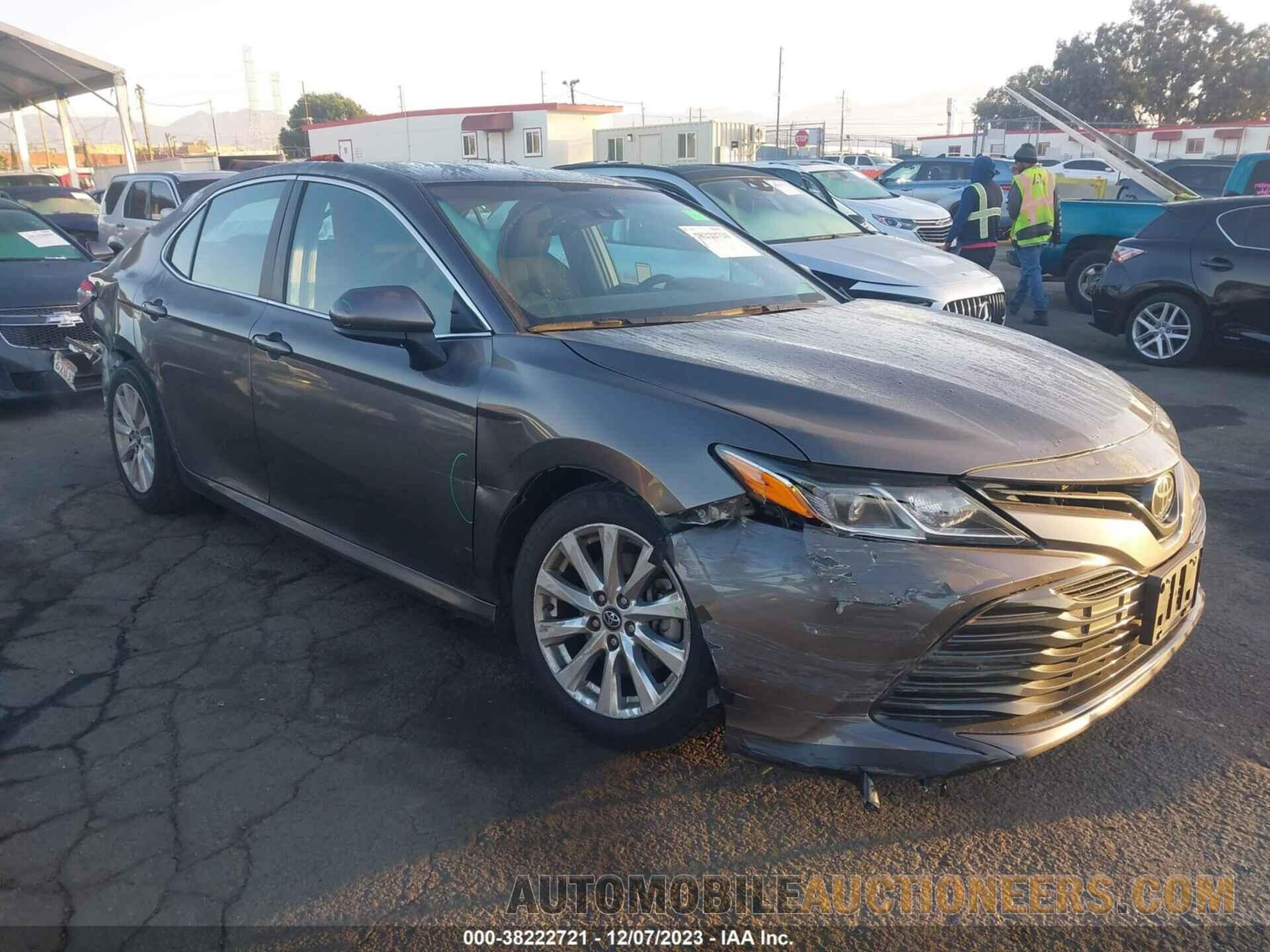 4T1B11HK5JU068673 TOYOTA CAMRY 2018