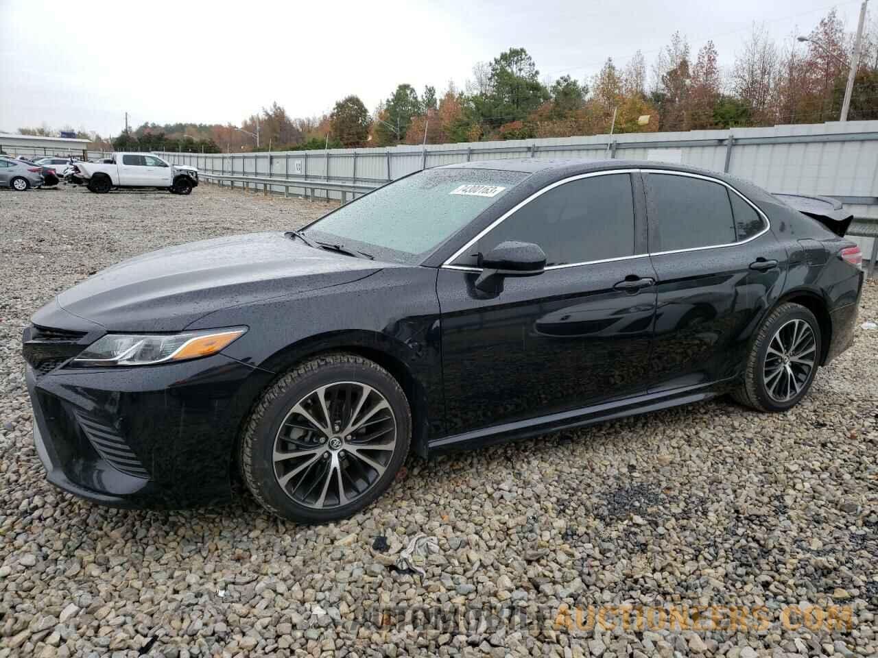 4T1B11HK5JU069645 TOYOTA CAMRY 2018