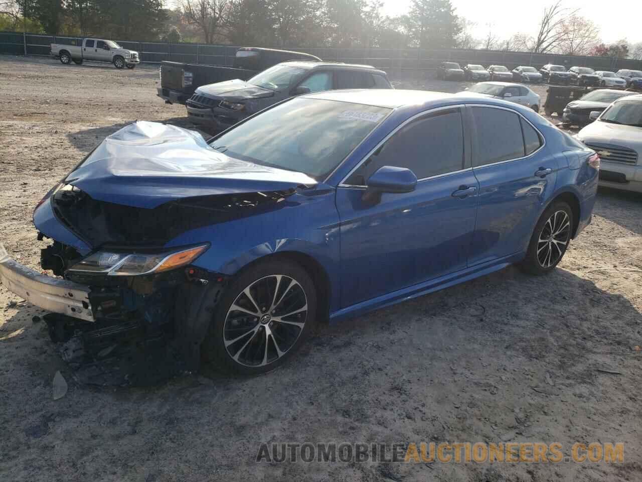 4T1B11HK5JU069662 TOYOTA CAMRY 2018