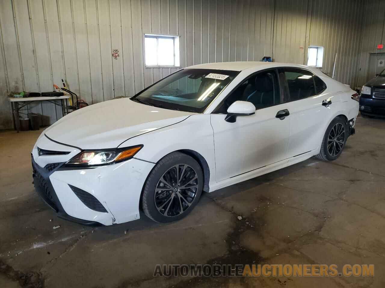 4T1B11HK5JU070293 TOYOTA CAMRY 2018